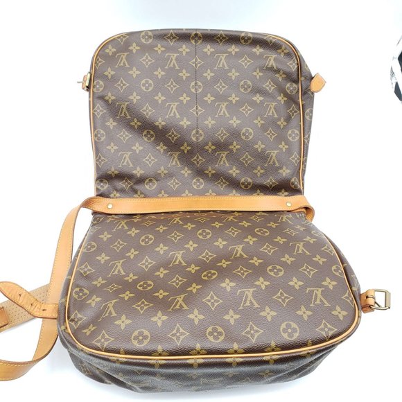 Louis Vuitton Saumur 35 Monogram Crossbody Bag - Picture 4 of 15